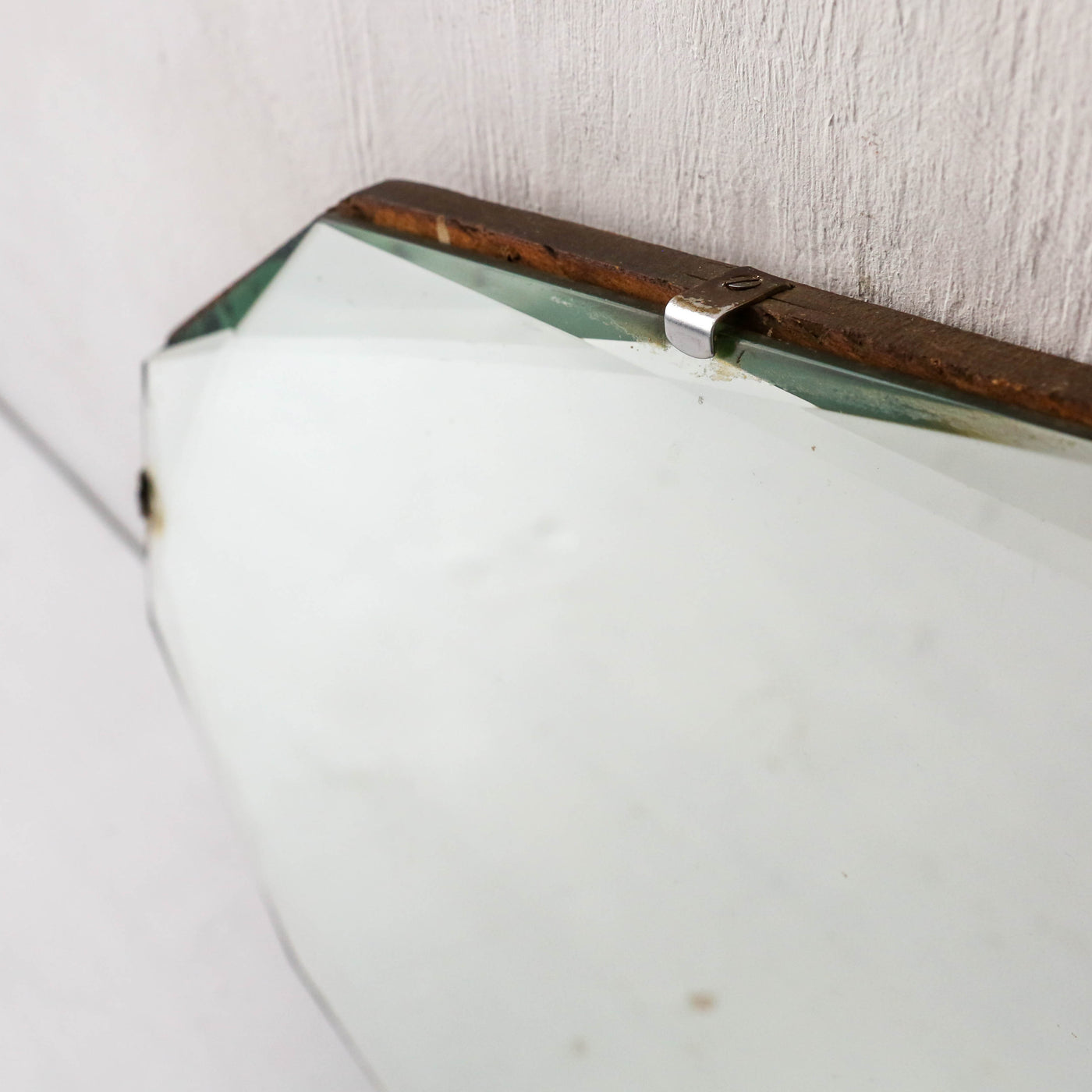 Vintage Mirror - Design 10 - Oval with Faceted Edge
