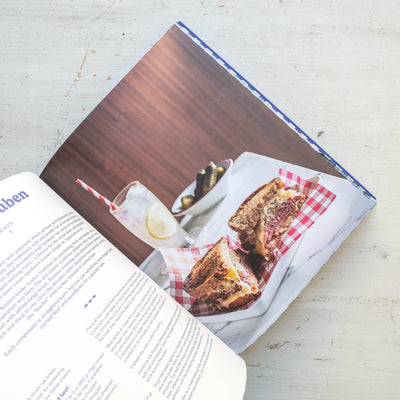 EAT NYC : The iconic recipes that feed the city