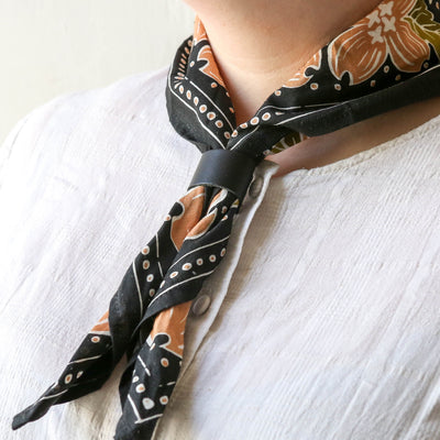 Simple Leather Scarf Woggle