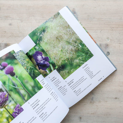 SALE Grow 5 : Simple seasonal ideas for small outdoor spaces with just five plants