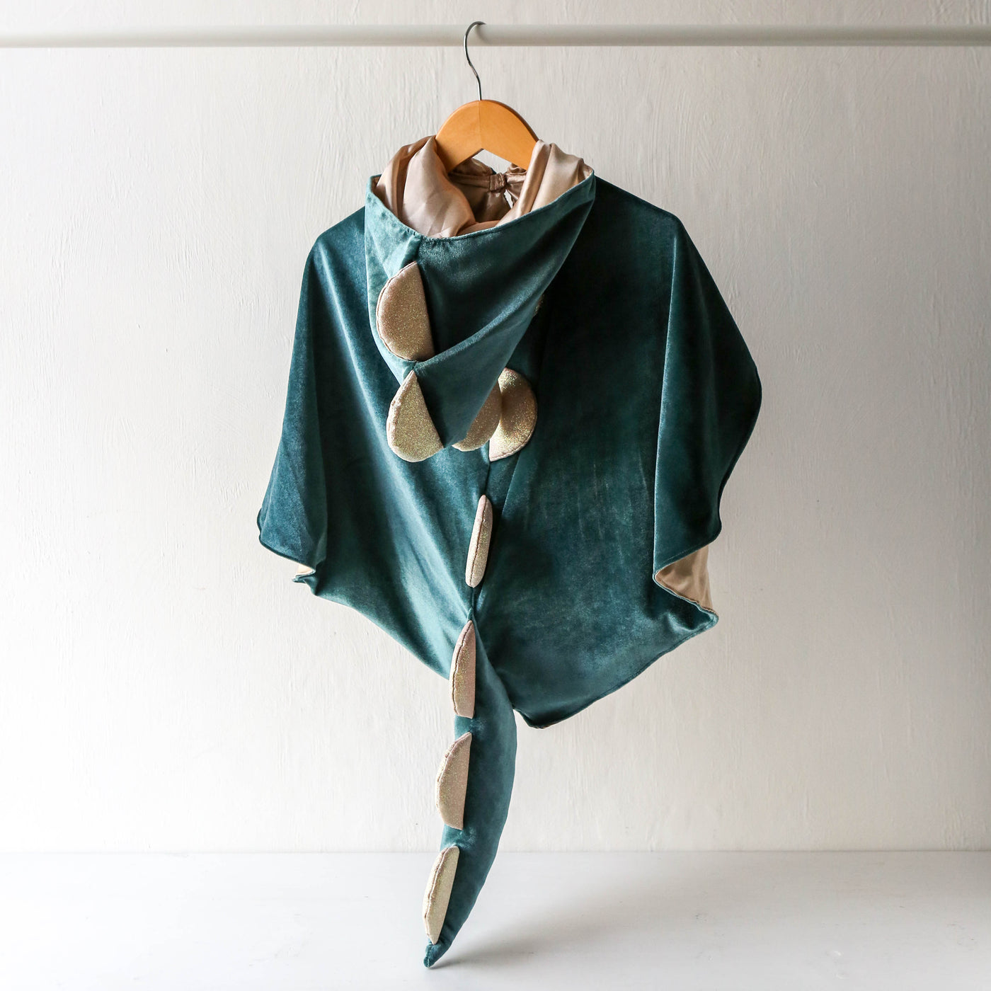 Mimi and Lula - Friendly Dino Cape