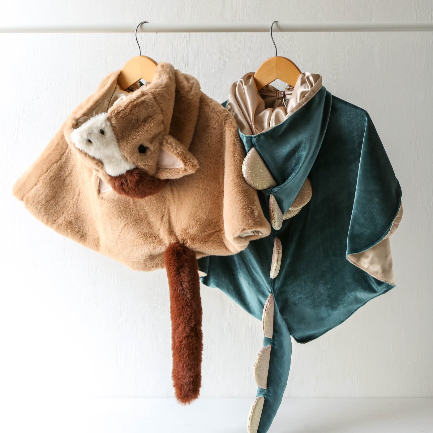 Mimi and Lula - Friendly Dino Cape