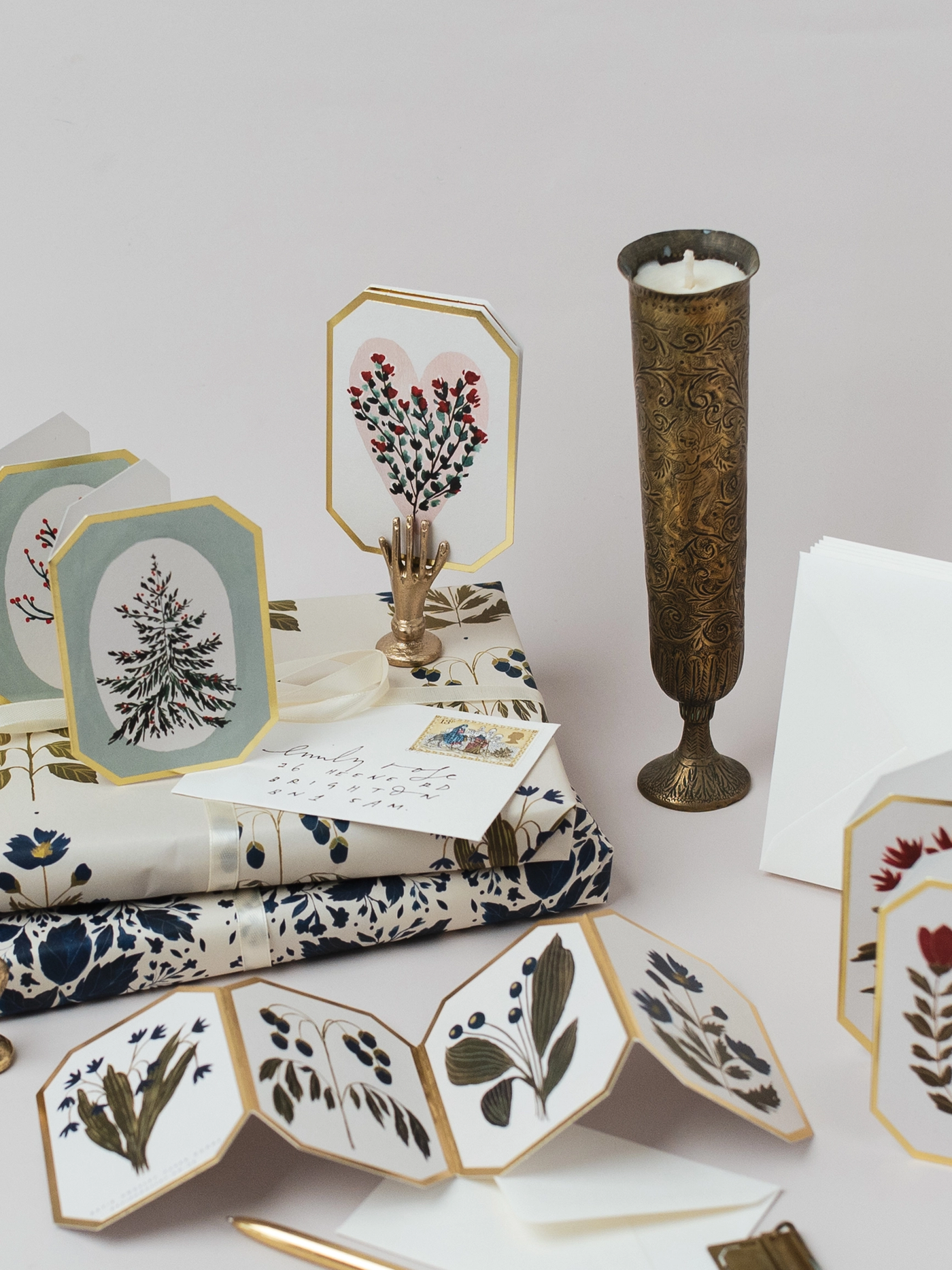 Concertina Botanical Christmas Die Cut Mini Card