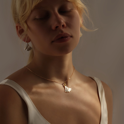 Mother of Pearl Deco Fan Necklace - Gold
