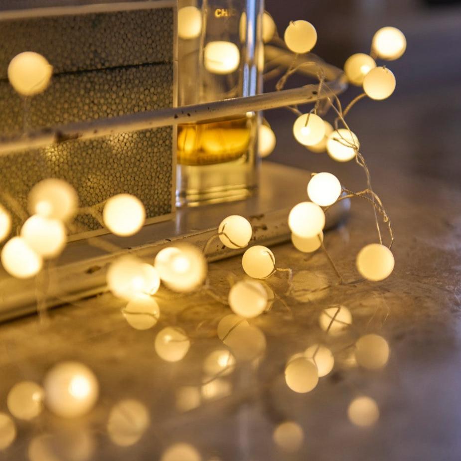 Mains Powered Wire Snowberry Cluster Lights - 200 lights 3m