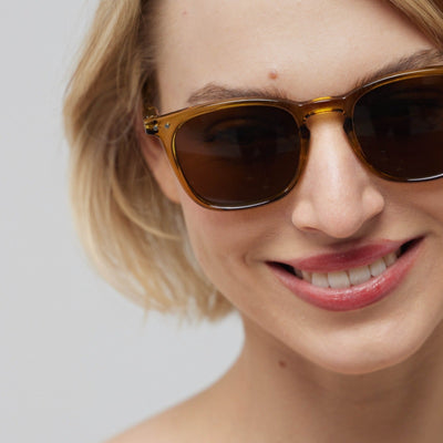 Sunglasses - Design 'E' in Golden Green by Izipizi
