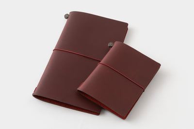 TRAVELER'S notebook Red LOVE AND TRIP Edition - Passport Size
