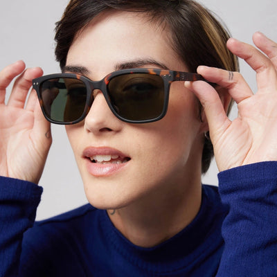 Sunglasses - Design 'L' in Tortoise by Izipizi