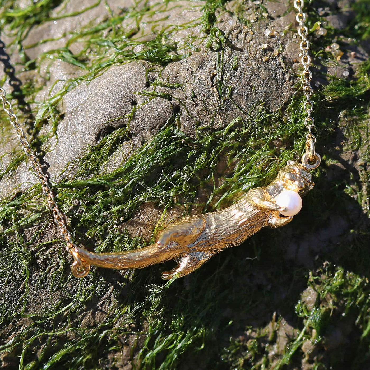 Otter and Pearl Inline Necklace - Gold
