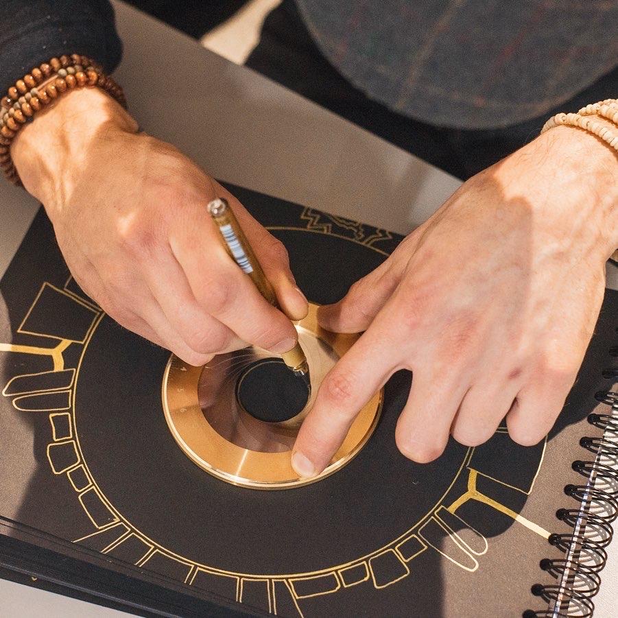 Iris Drawing Compass