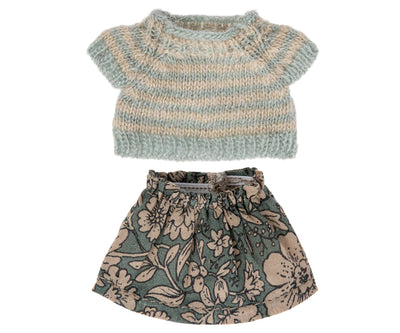 Knitted Sweater and Skirt for Big Sister Mouse
