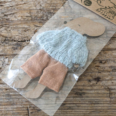 Knitted Sweater and Pants for Big Brother Mouse