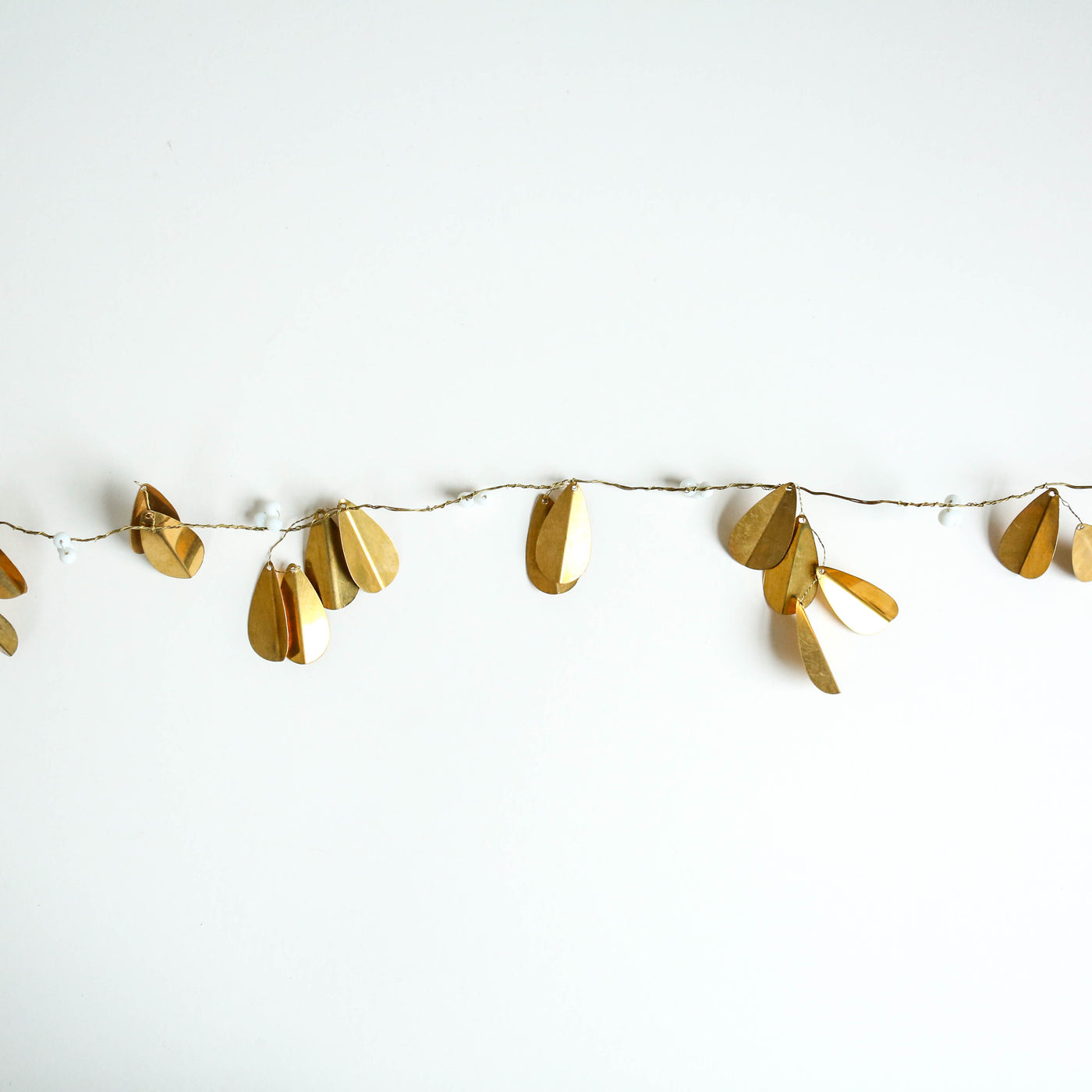 Antique Brass Mistletoe Garland with White Berries - 1.8m (GI)