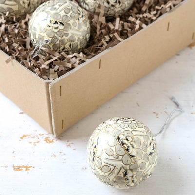 7.5cm Kashmiri Bauble - Grey Floral