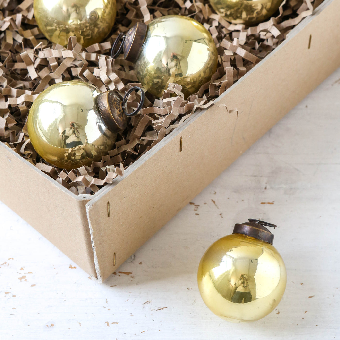 5cm Pearlescent Glass Bauble - Gold