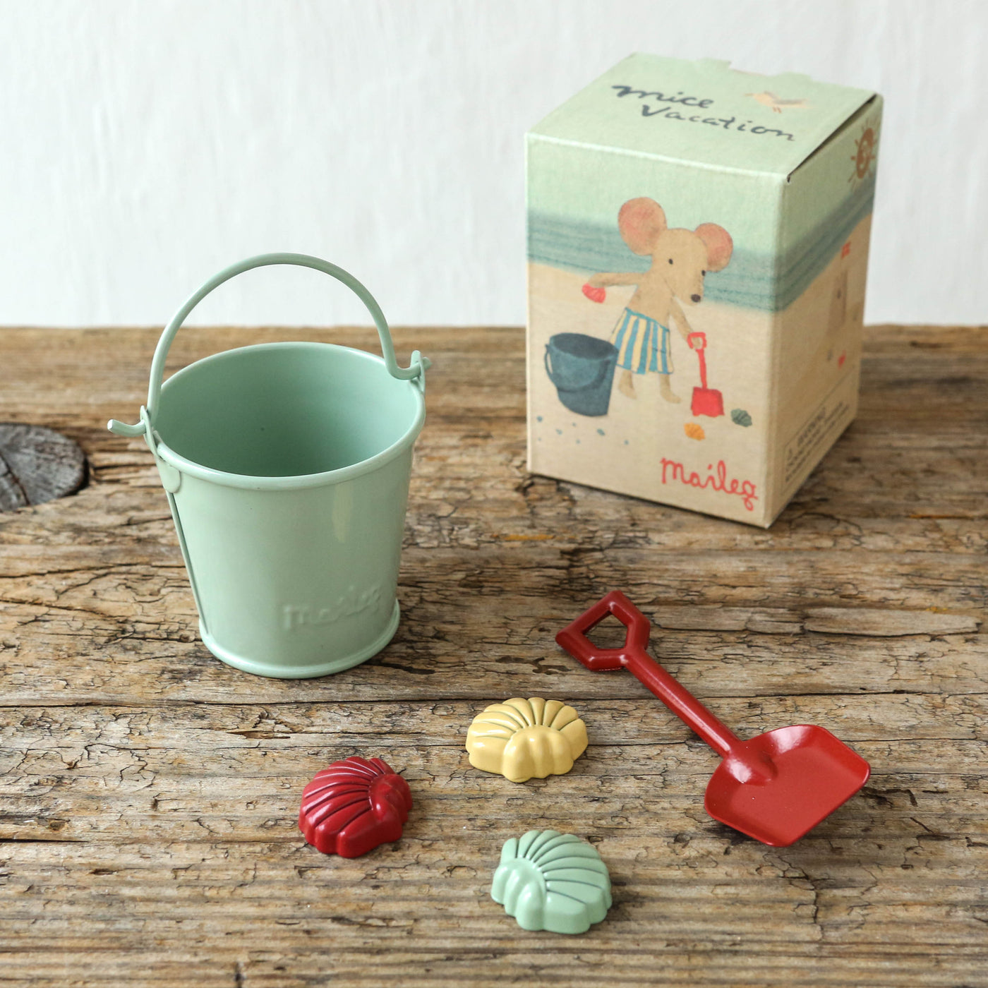 Beach Set - Spade, Bucket & Shells for Maileg Mice