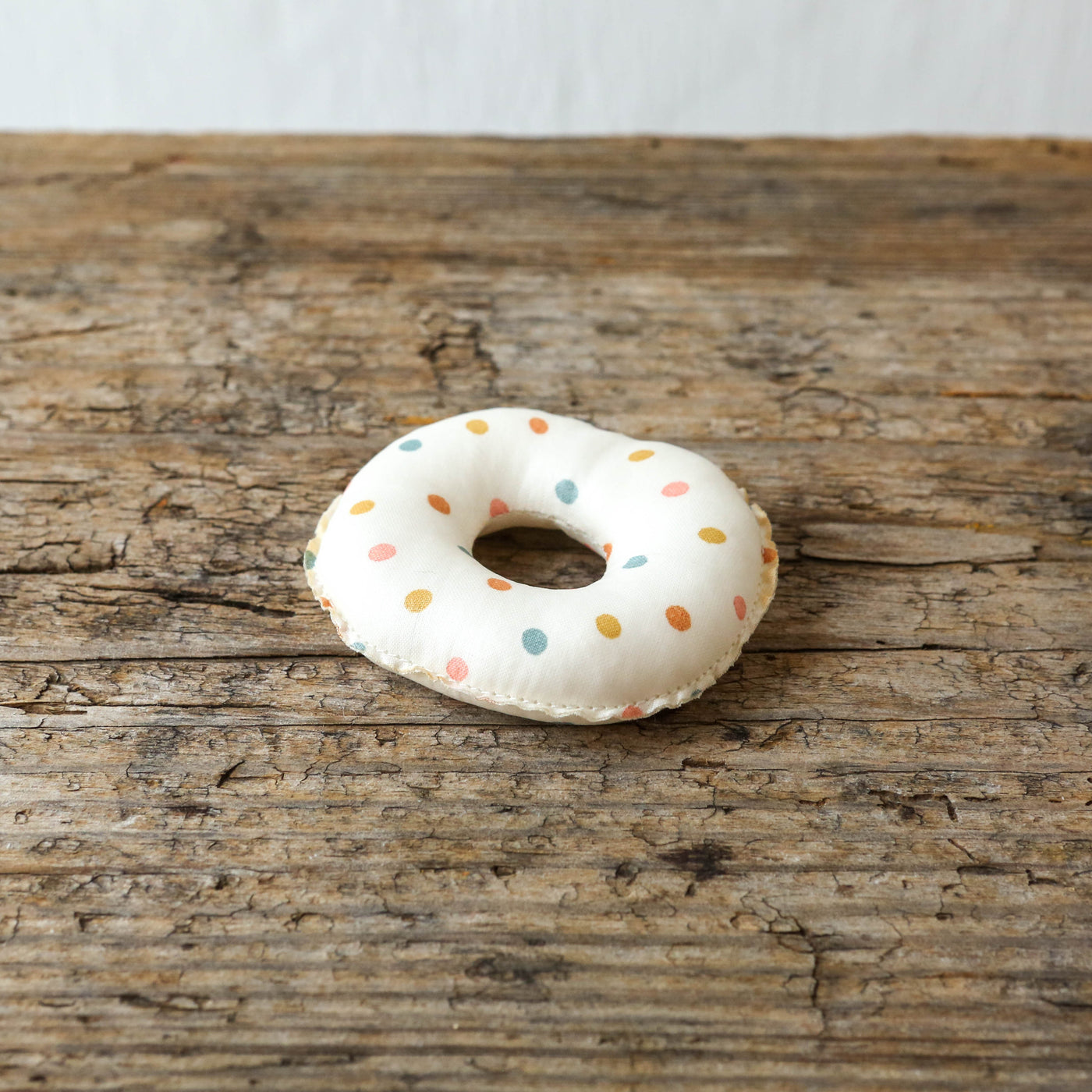 Multi Dot 'Floating' Ring for Maileg Mice