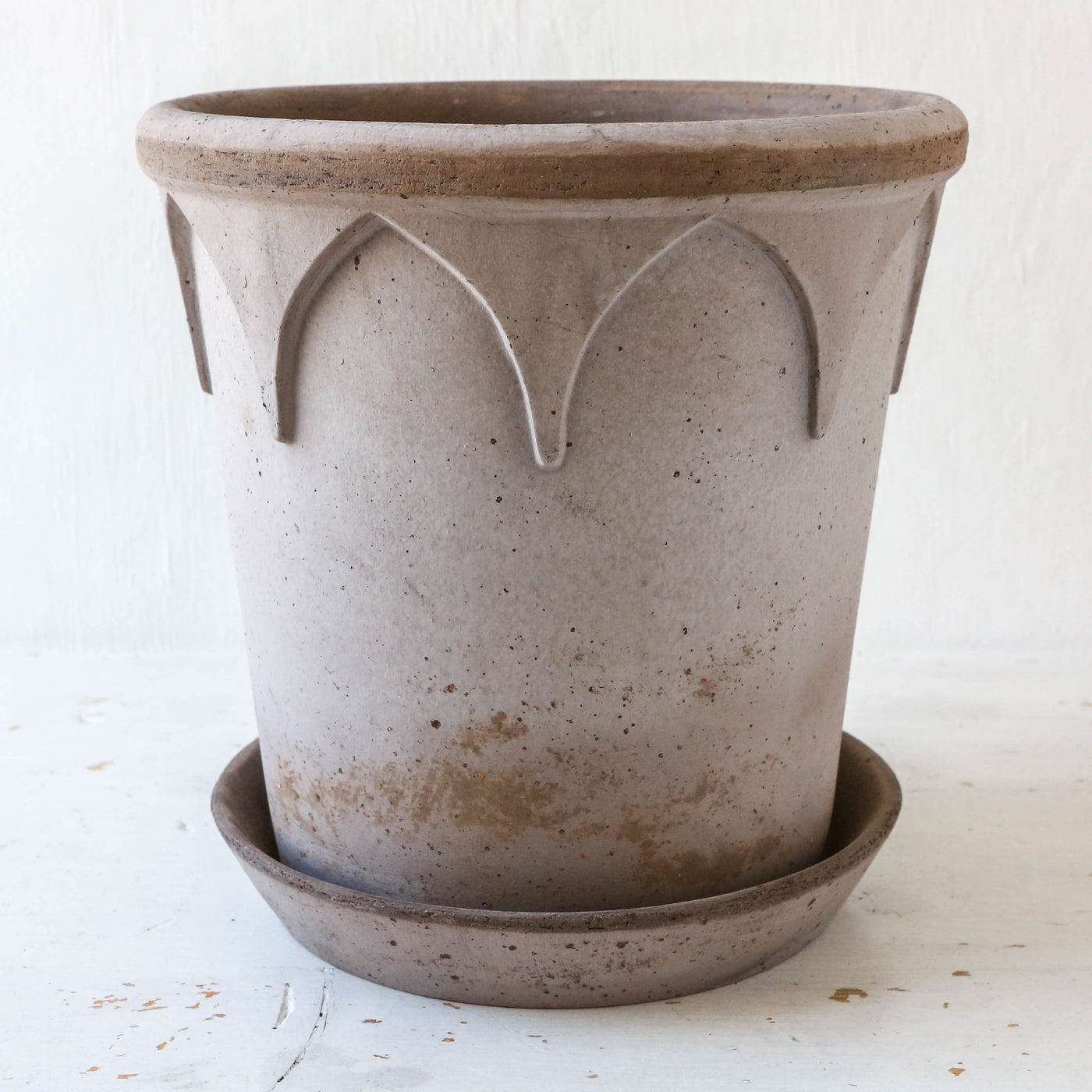 25cm Elizabeth Plant Pot & Saucer - Grey