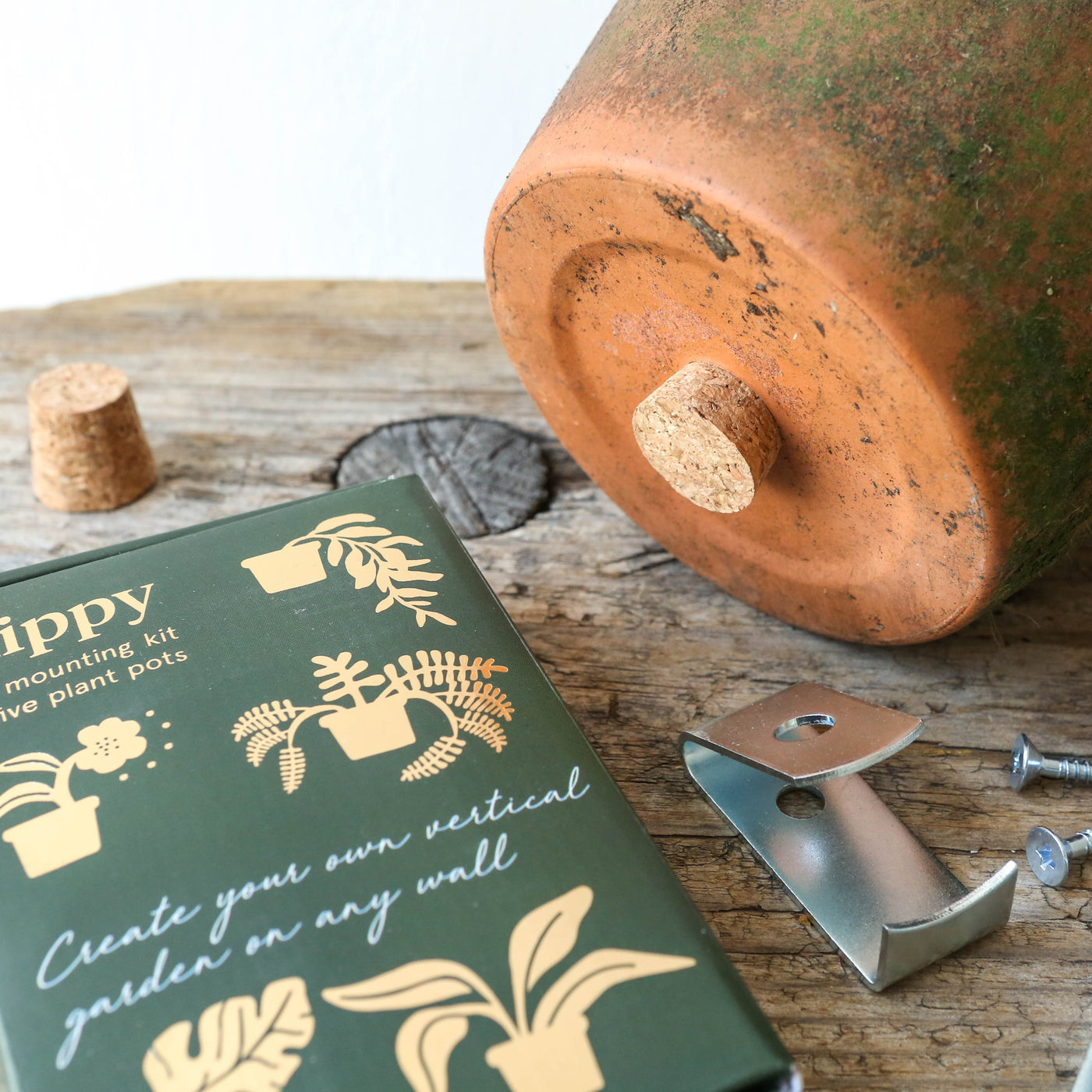 Clippy – Wall mounting kit for 5 plant pots