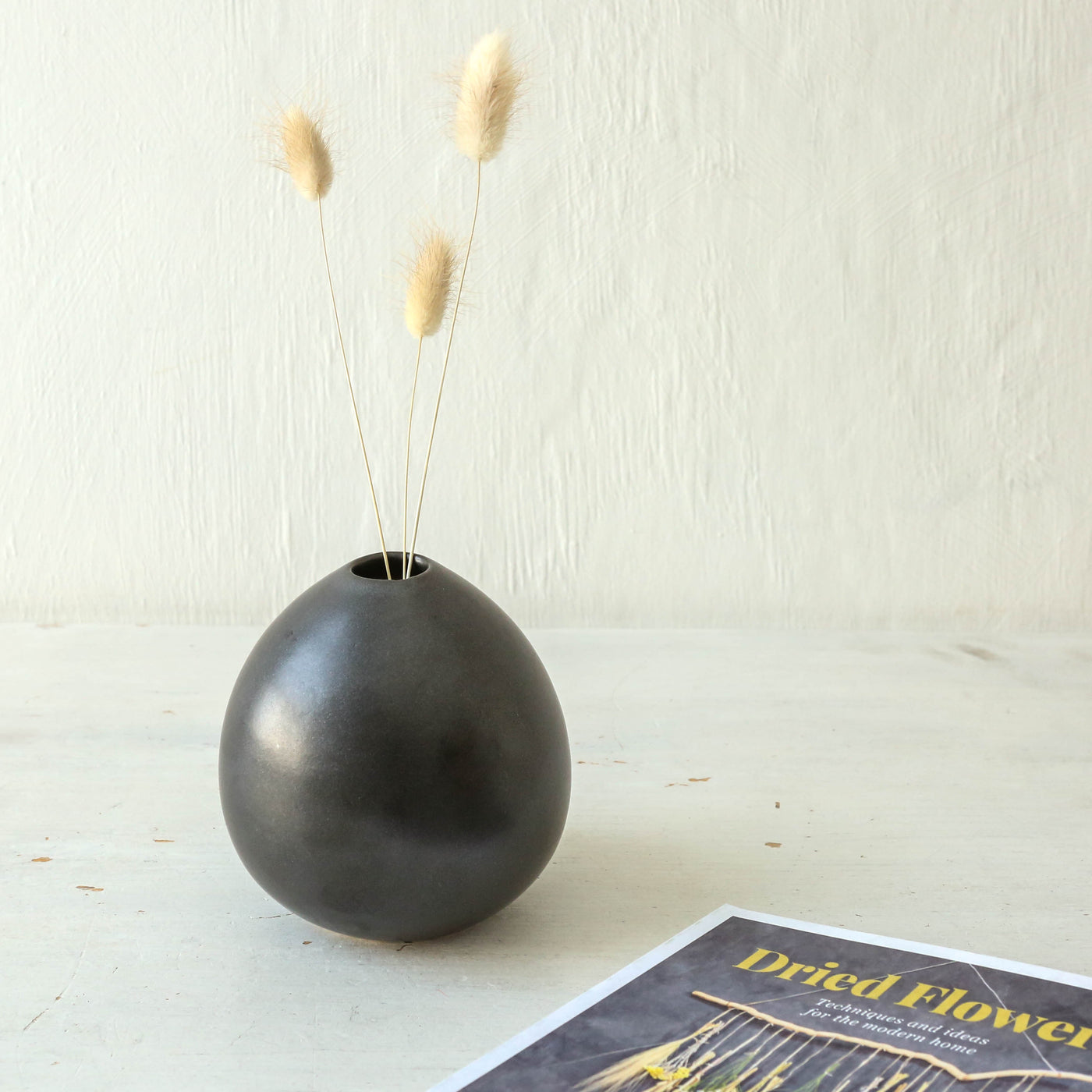 Baby Vase - Matt Black