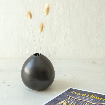Baby Vase - Matt Black