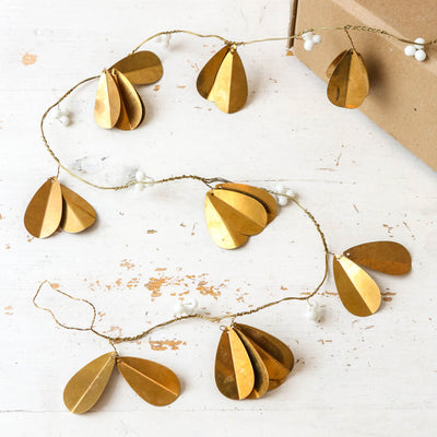 Antique Brass Mistletoe Garland with White Berries - 1.8m (GI)