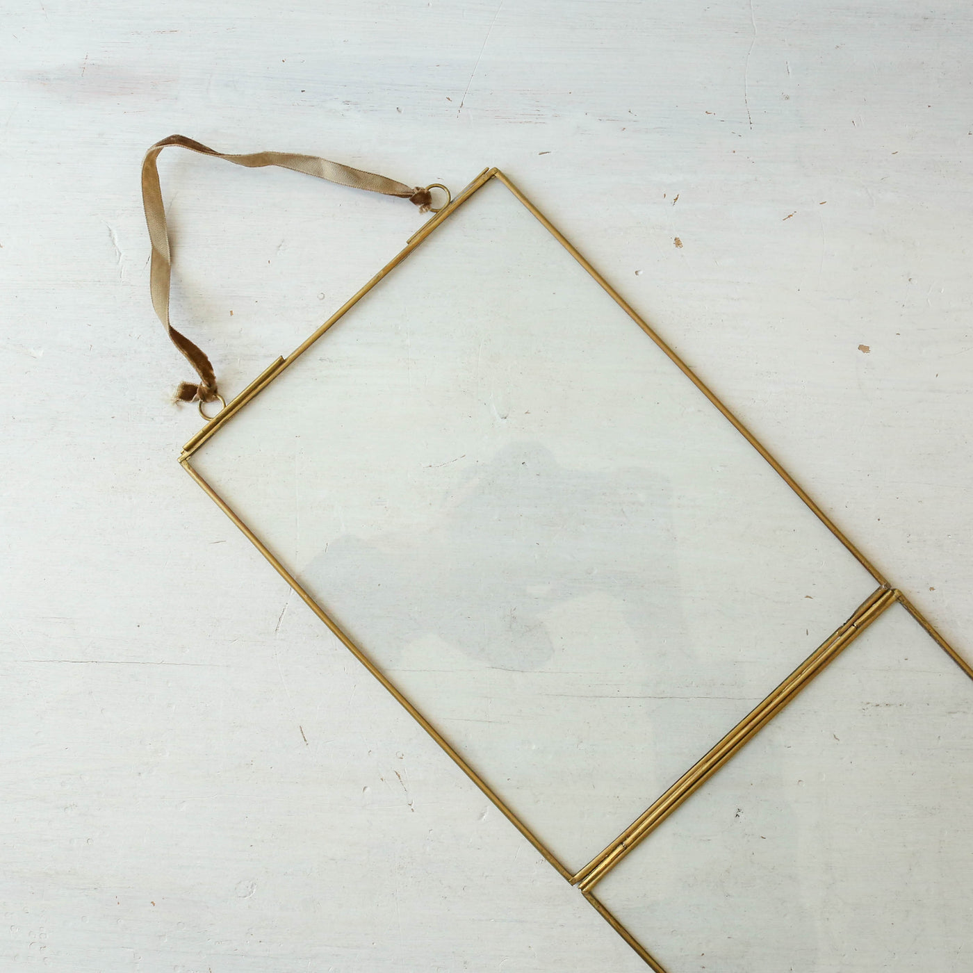 Hanging Brass Frame - Portrait 20 x 15cm
