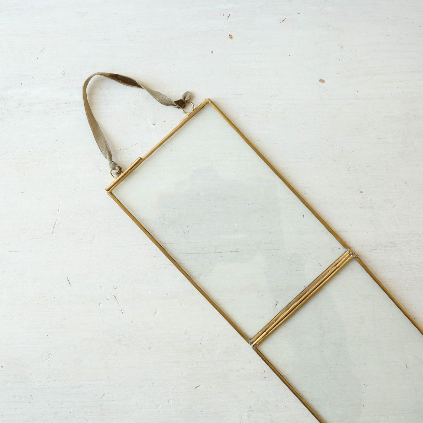 Hanging Brass Frame - Portrait 15 x 10cm