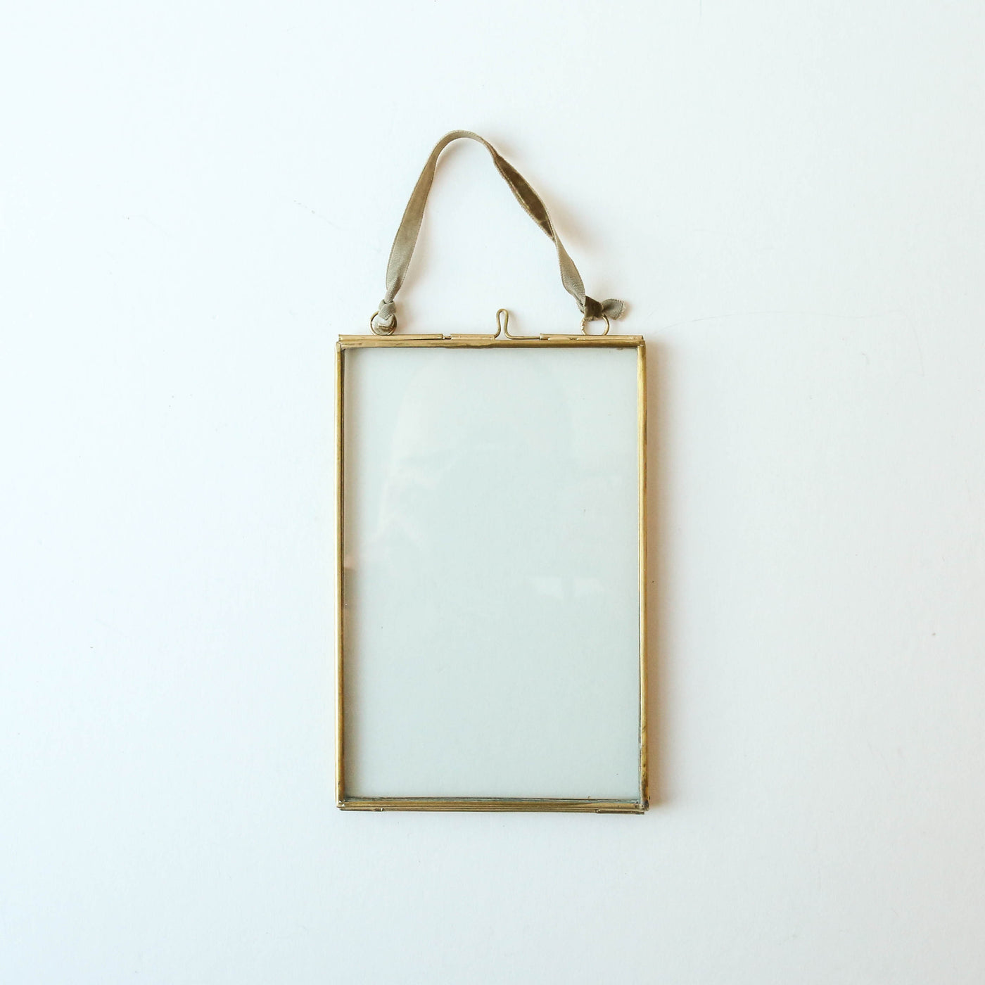 Hanging Brass Frame - Portrait 15 x 10cm