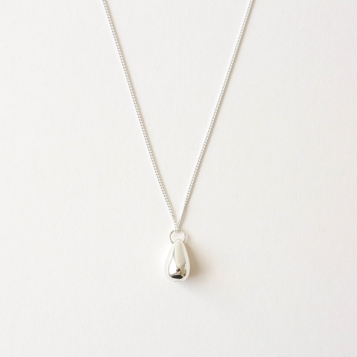 Droplet Pendant Necklace
