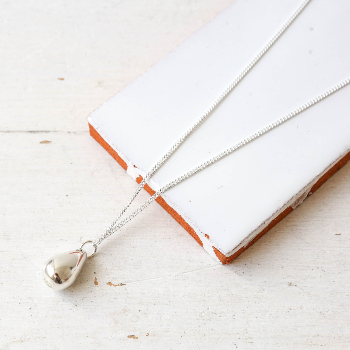 Droplet Pendant Necklace