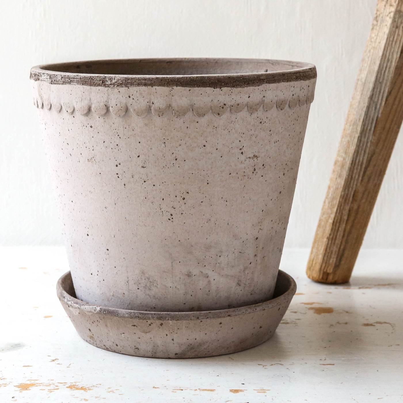 21cm Helena Plant Pot & Saucer - Grey