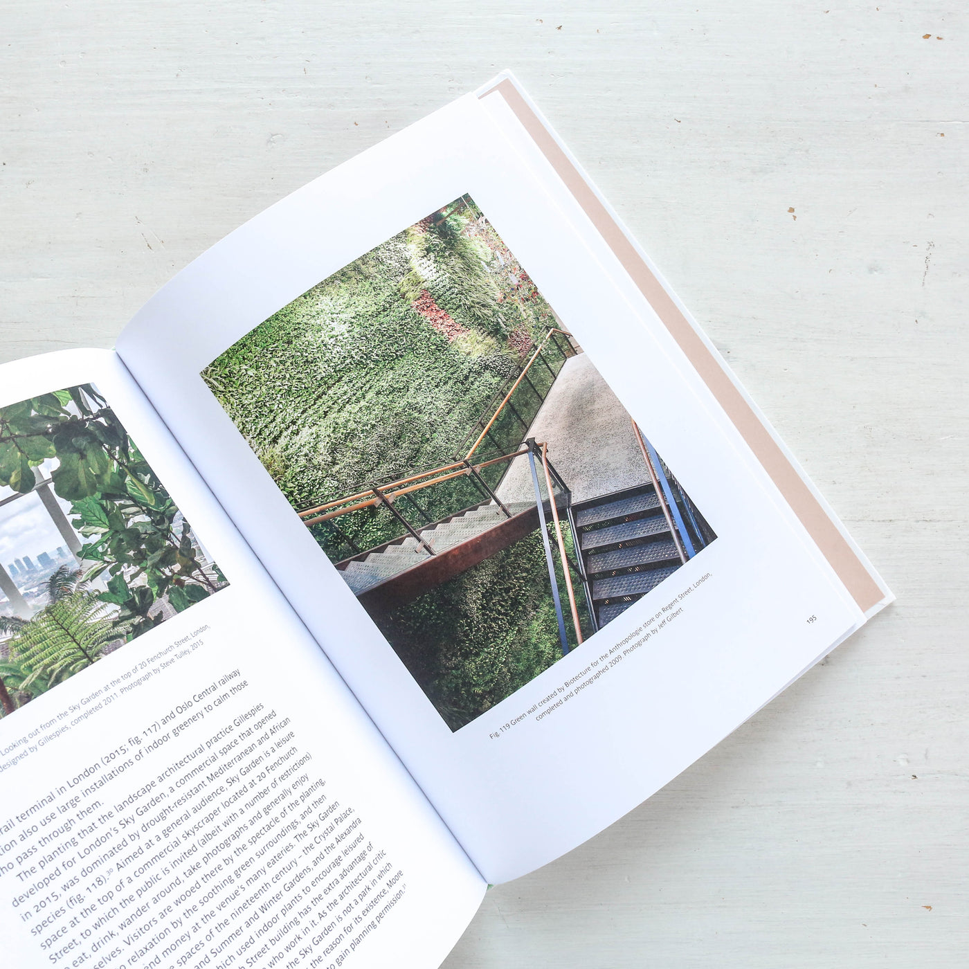 SALE Nature Inside : Plants and Flowers in the Modern Interior