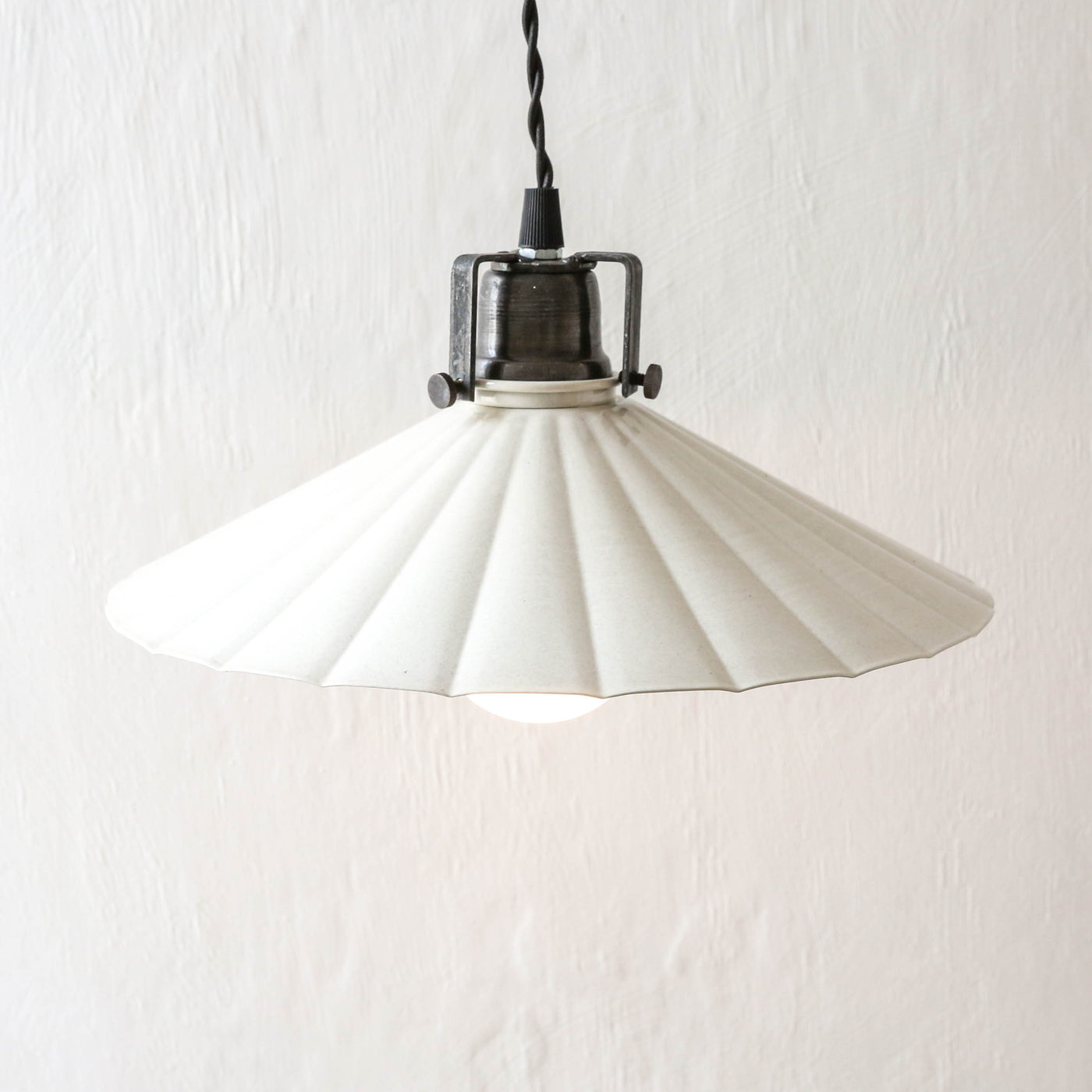 Fluted Pendant Lamp 'Anita' - Antique White