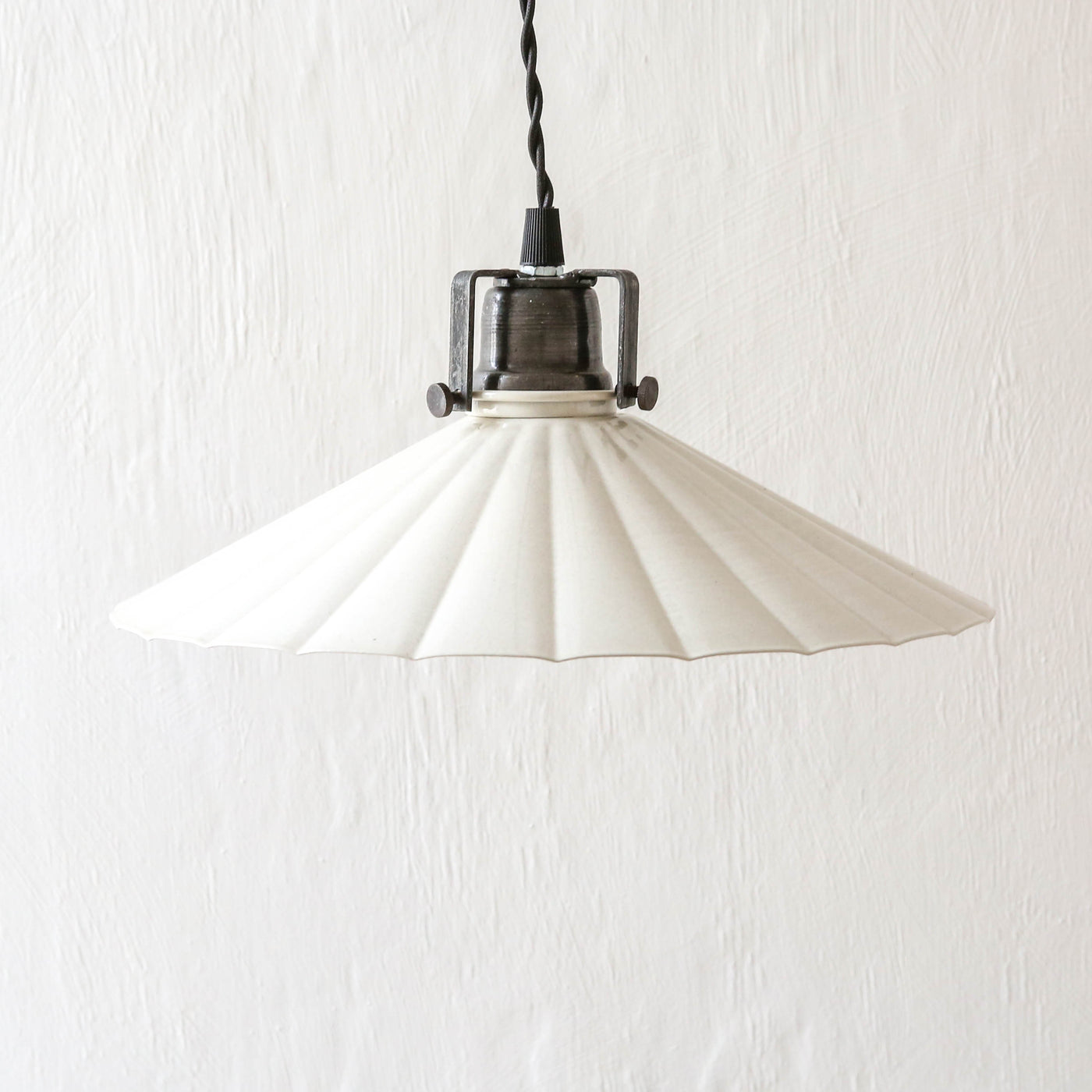 Fluted Pendant Lamp 'Anita' - Antique White