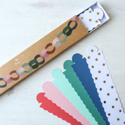 Scalloped Christmas Paper Chains