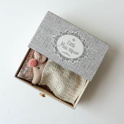 Little Sister Dance Mouse in Daybed
