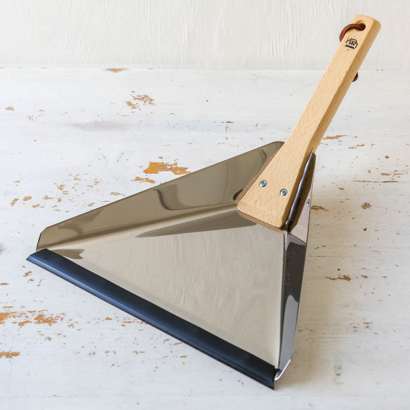 Delta Dustpan