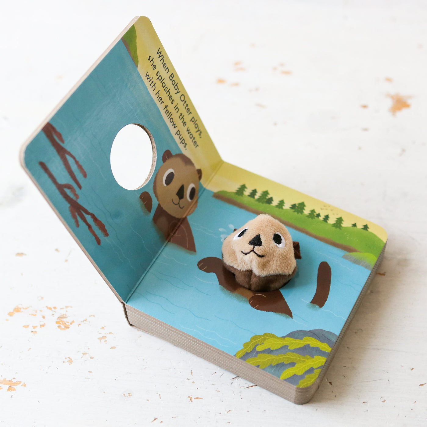 Finger Puppet Board Book - Baby Otter