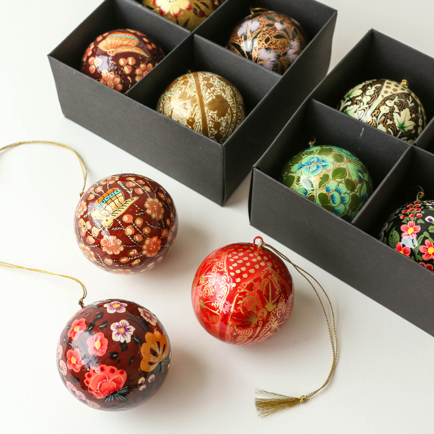 Sitapur Baubles Medium - Box of 4