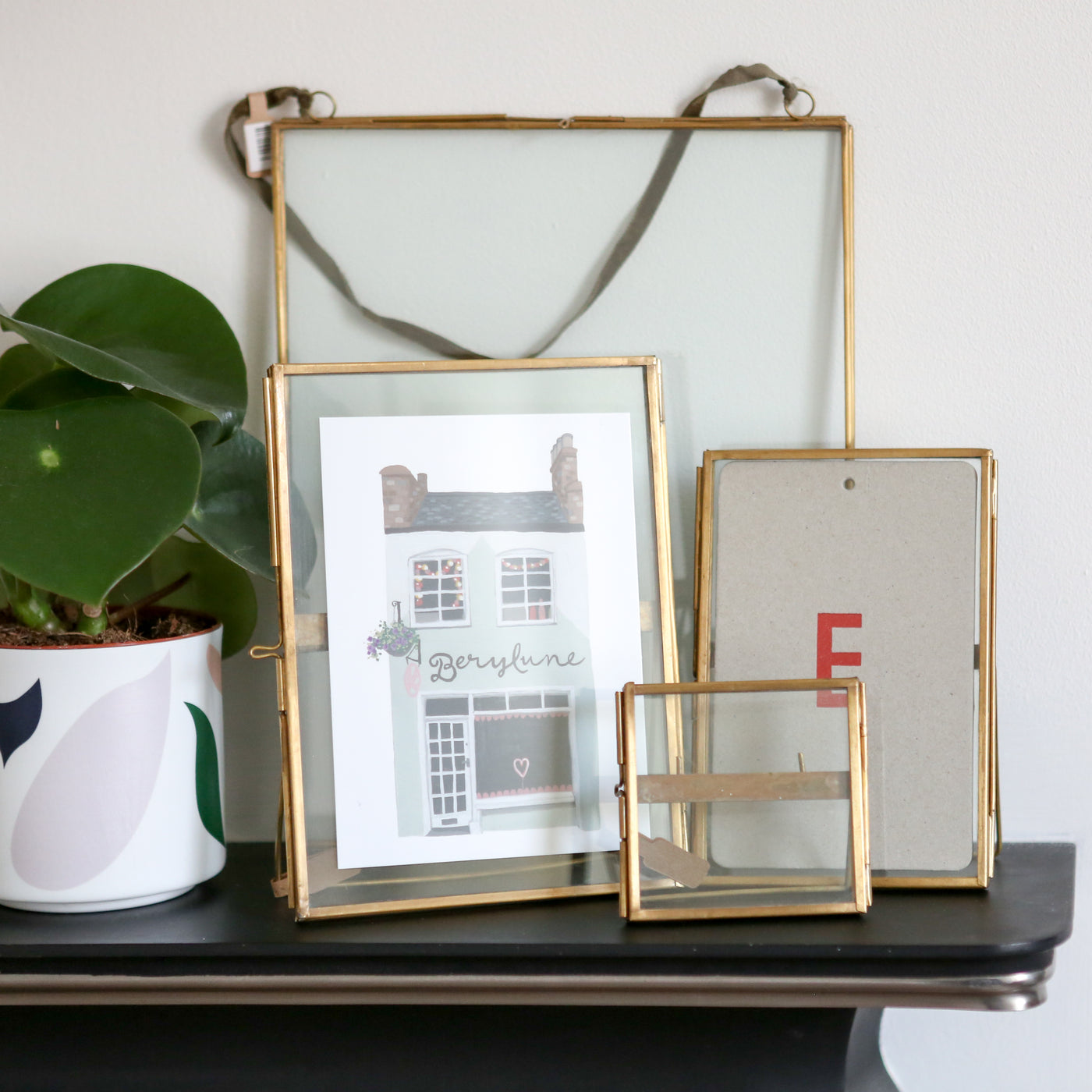 Hanging Brass Frame - Portrait 15 x 10cm