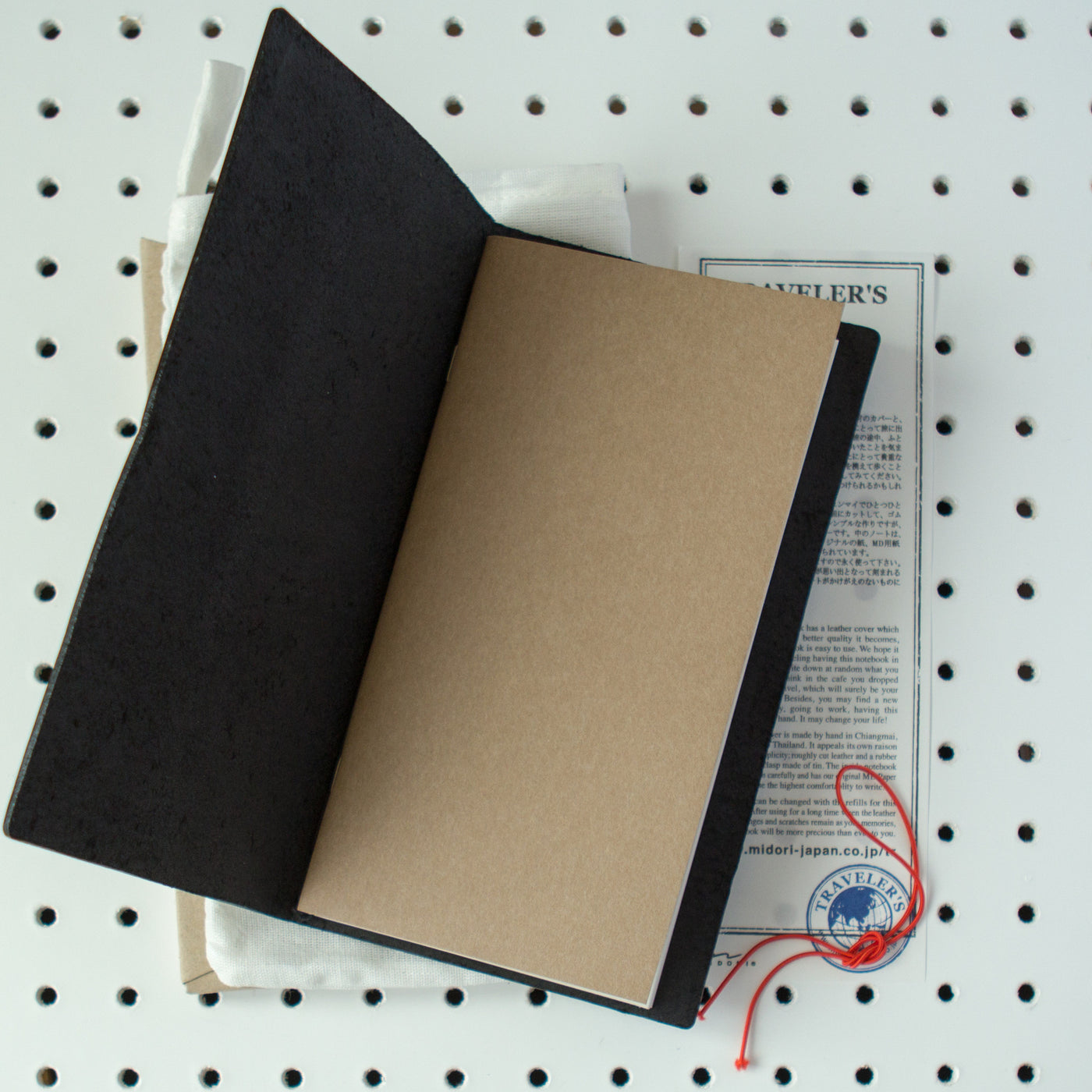 TRAVELER'S Notebook - Black Leather Starter Kit