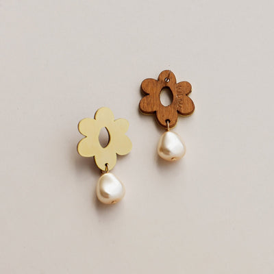 Mia Studs in Brass