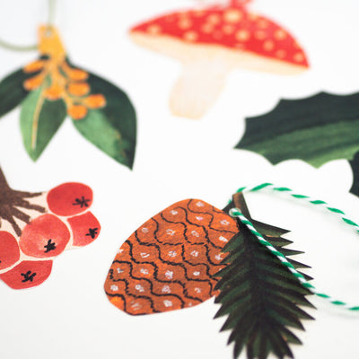 5 Festive Botanical Christmas Gift Tags